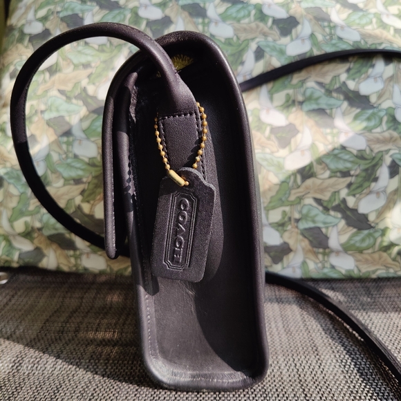 Vintage 90's Black Coach Scooter bag. - Picture 3 of 8